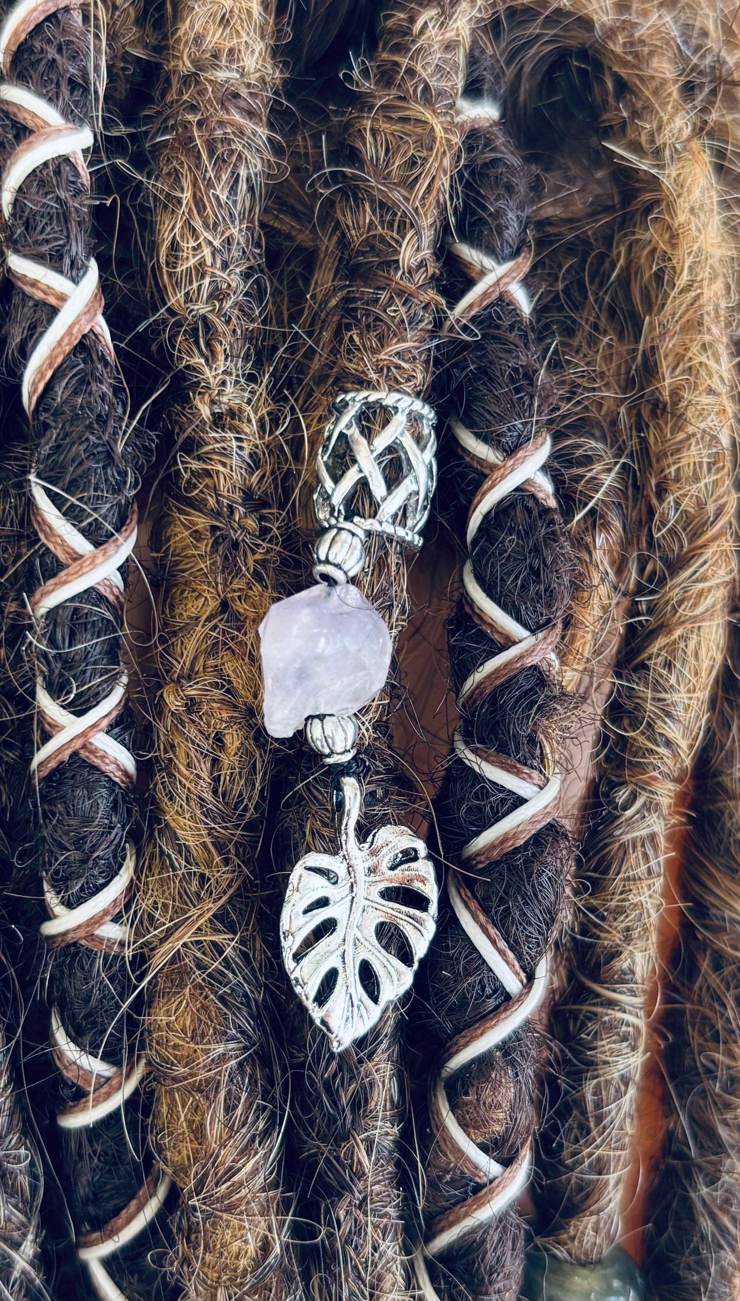 Monstera pendant bead with Amethyst