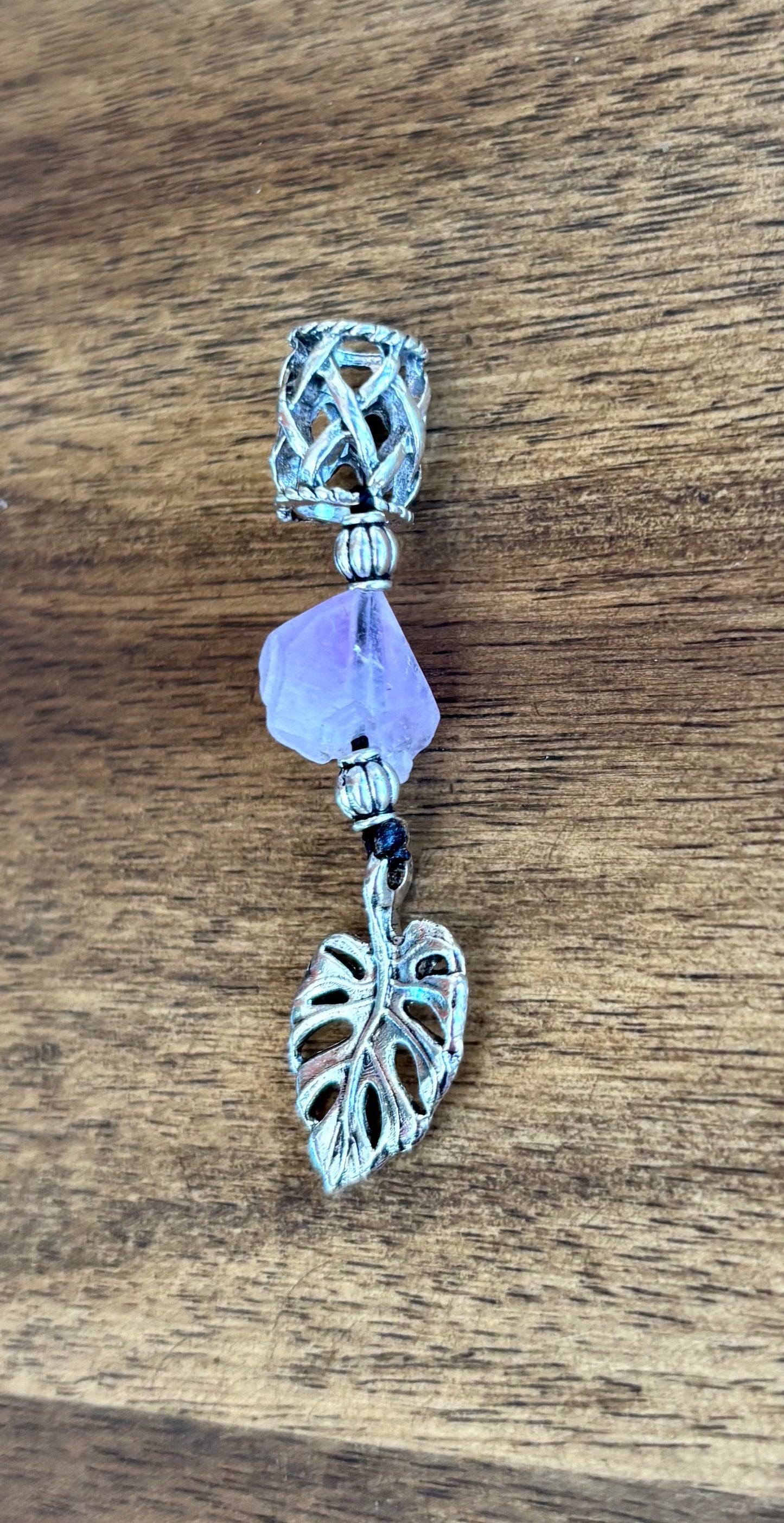 Monstera pendant bead with Amethyst